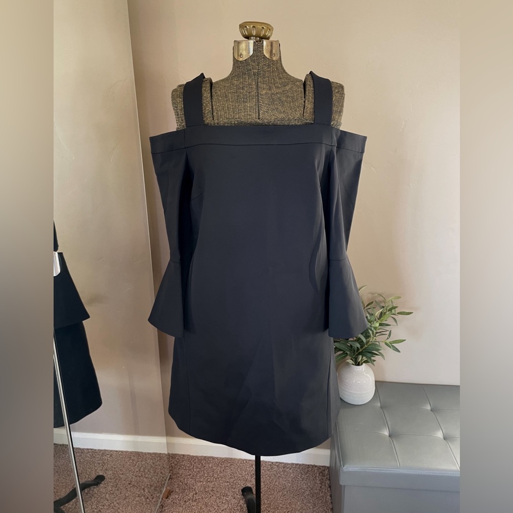 Tibi Black Cold-Shoulder Mini Shift Dress Long Sleeve Minimalist Luxury Size 10